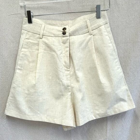Goodnight Macaroon beige tailored A line textured shorts size large‎ high rise - Picture 2 of 14